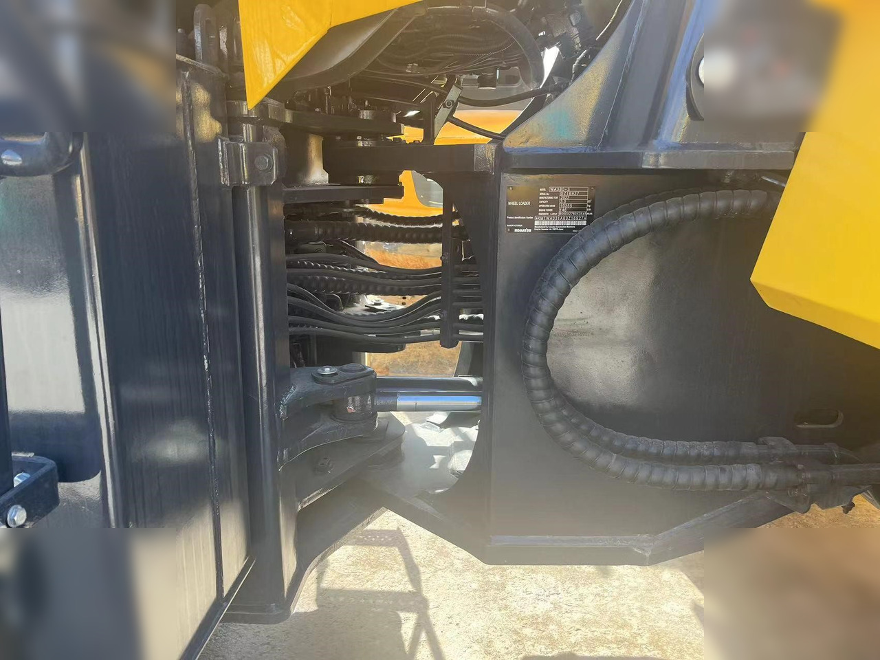Wheel loader KOMATSU WA380-3