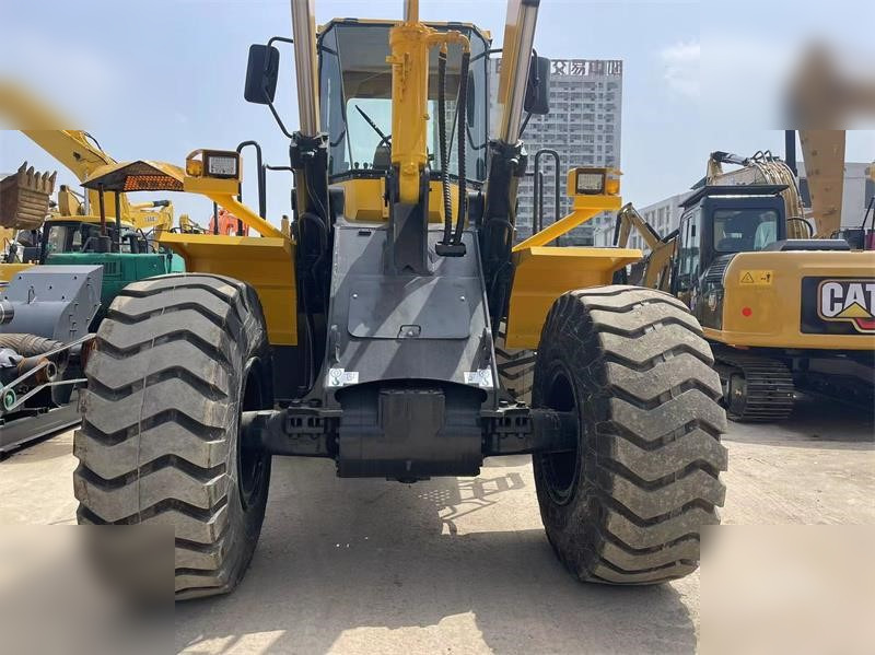 Wheel loader KOMATSU WA380-3