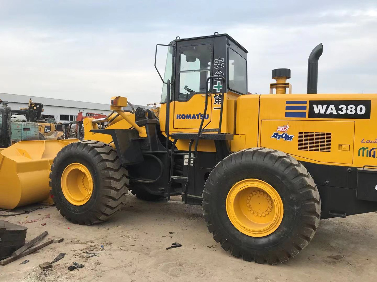 Wheel loader KOMATSU WA380-3