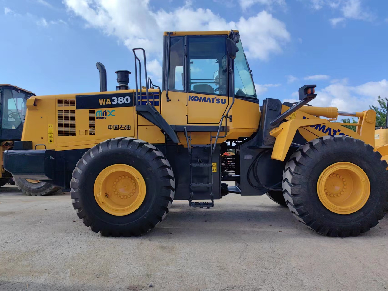 Wheel loader KOMATSU WA380-6
