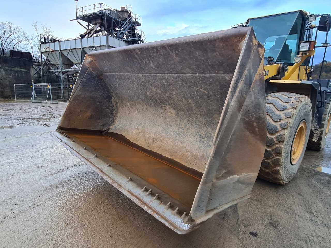 Wheel loader KOMATSU WA380.6