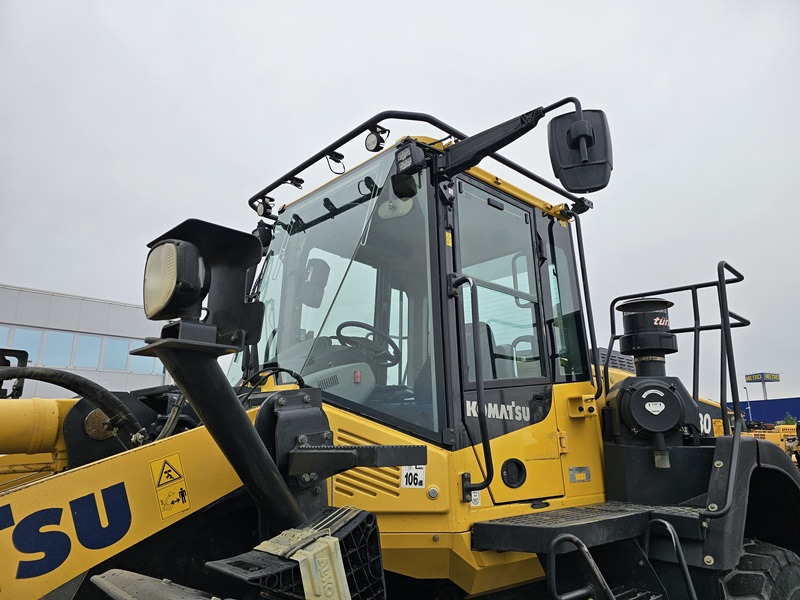 Wheel loader KOMATSU WA380-8