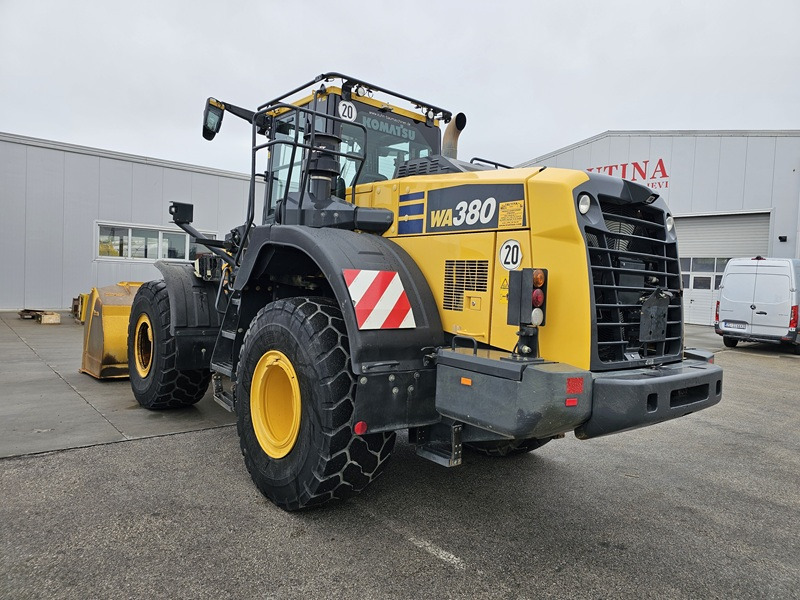Wheel loader KOMATSU WA380-8