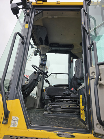 Wheel loader KOMATSU WA380-8