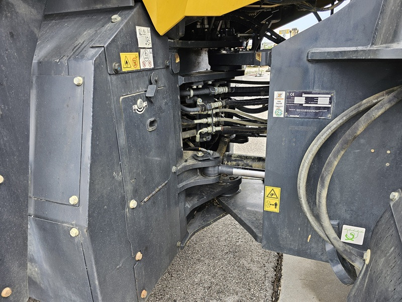 Wheel loader KOMATSU WA380-8