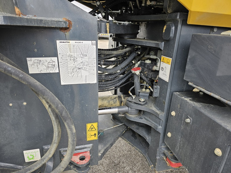 Wheel loader KOMATSU WA380-8