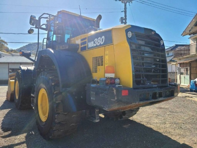 Wheel loader KOMATSU WA380-8