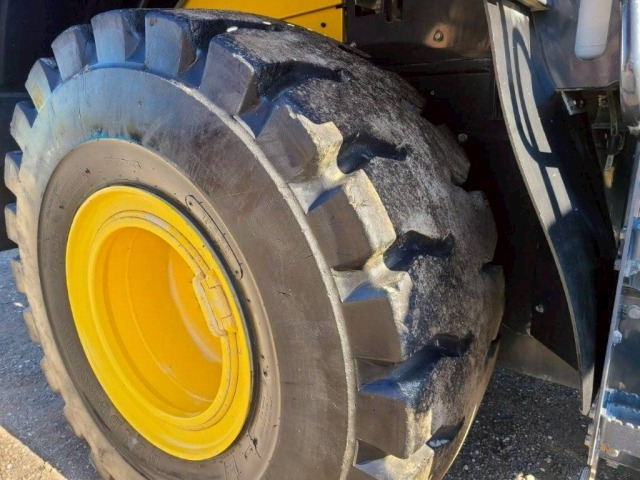 Wheel loader KOMATSU WA380-8