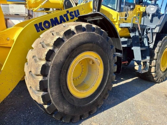 Wheel loader KOMATSU WA380-8