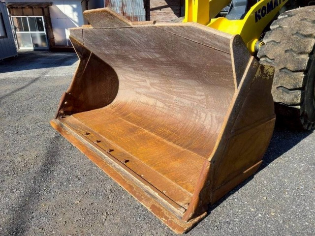 Wheel loader KOMATSU WA380-8