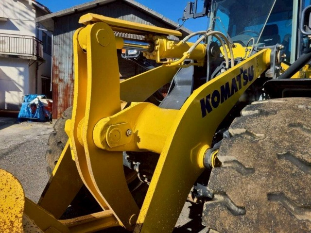 Wheel loader KOMATSU WA380-8
