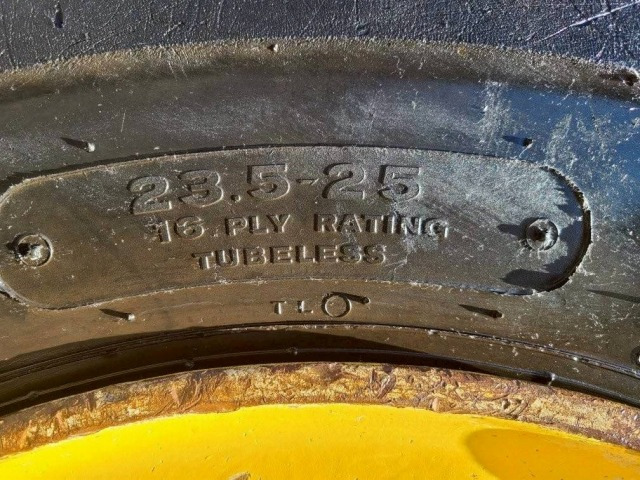 Wheel loader KOMATSU WA380-8