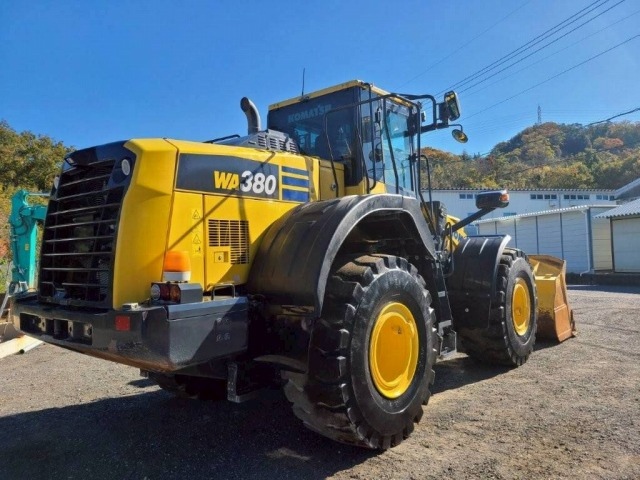 Wheel loader KOMATSU WA380-8