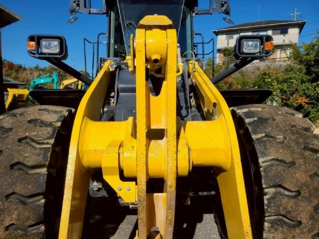 Wheel loader KOMATSU WA380-8