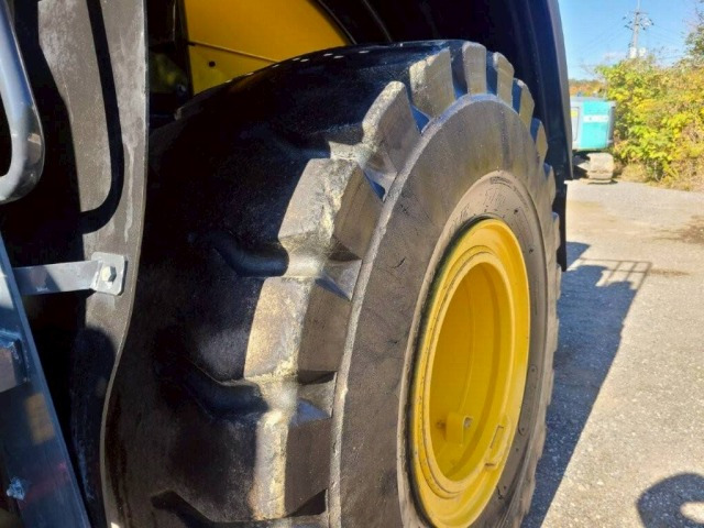 Wheel loader KOMATSU WA380-8