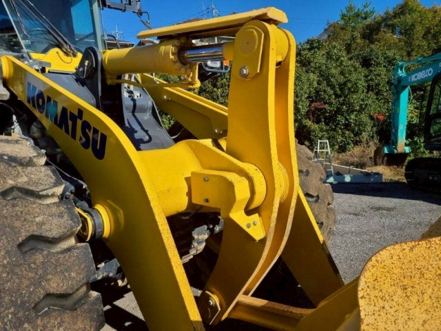 Wheel loader KOMATSU WA380-8