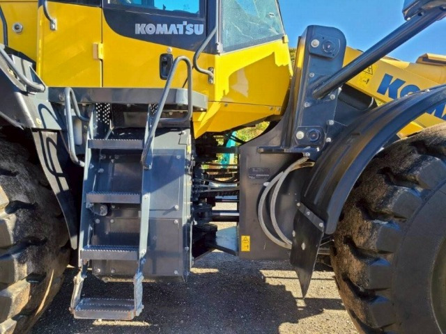 Wheel loader KOMATSU WA380-8