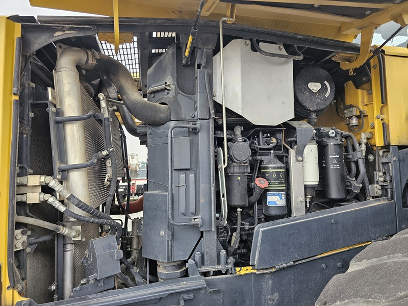 Wheel loader KOMATSU WA470-7