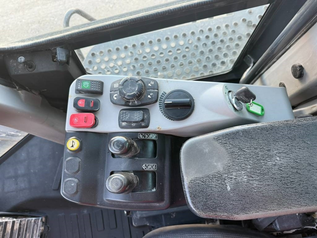 Wheel loader KOMATSU WA475-10EO