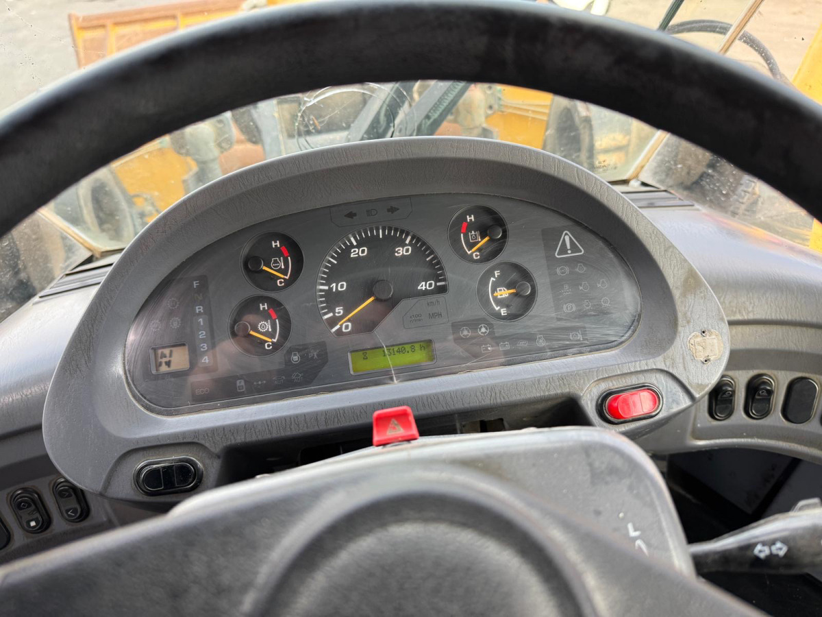 Wheel loader KOMATSU WA480-6