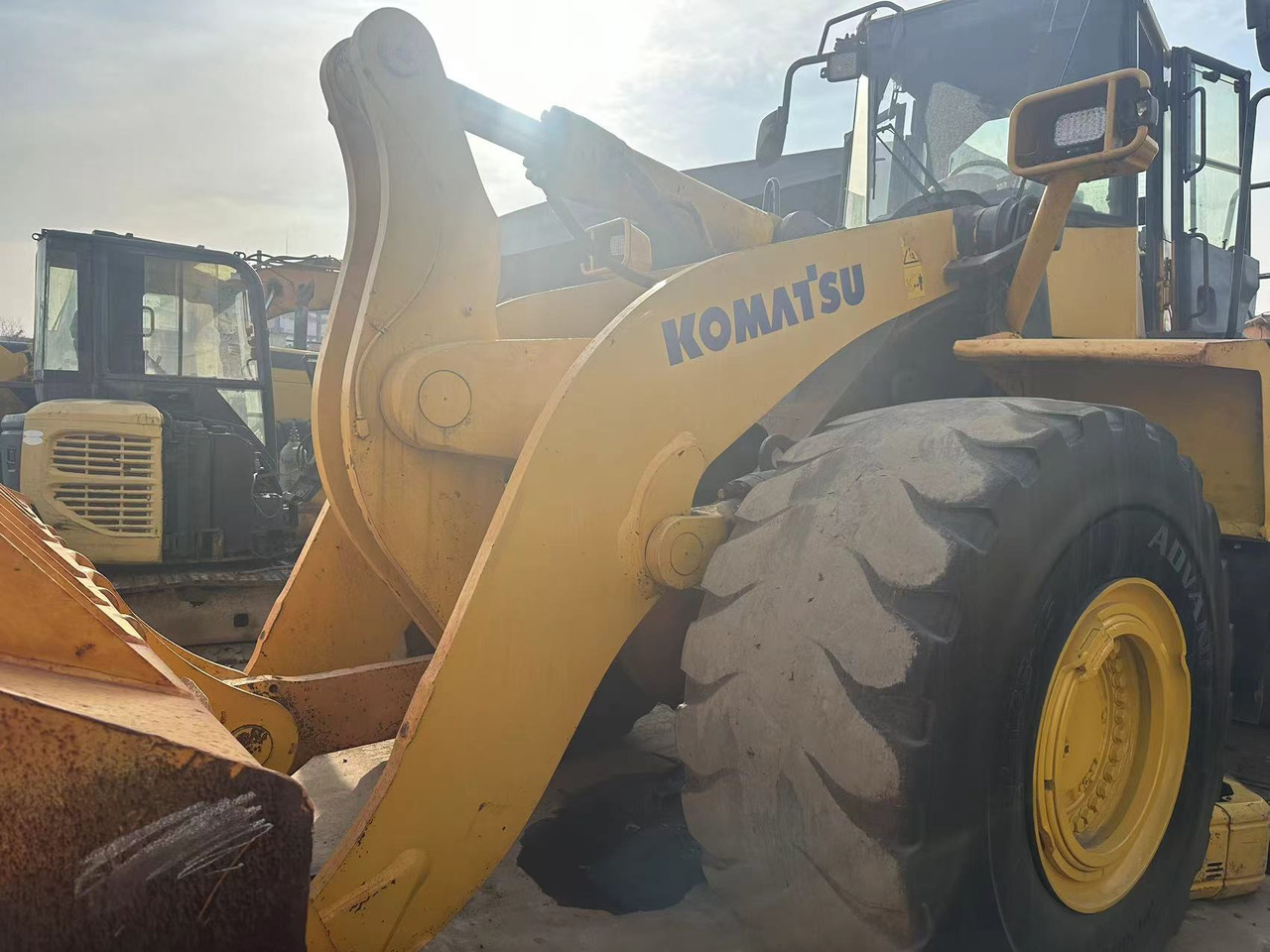 Wheel loader KOMATSU WA500-3