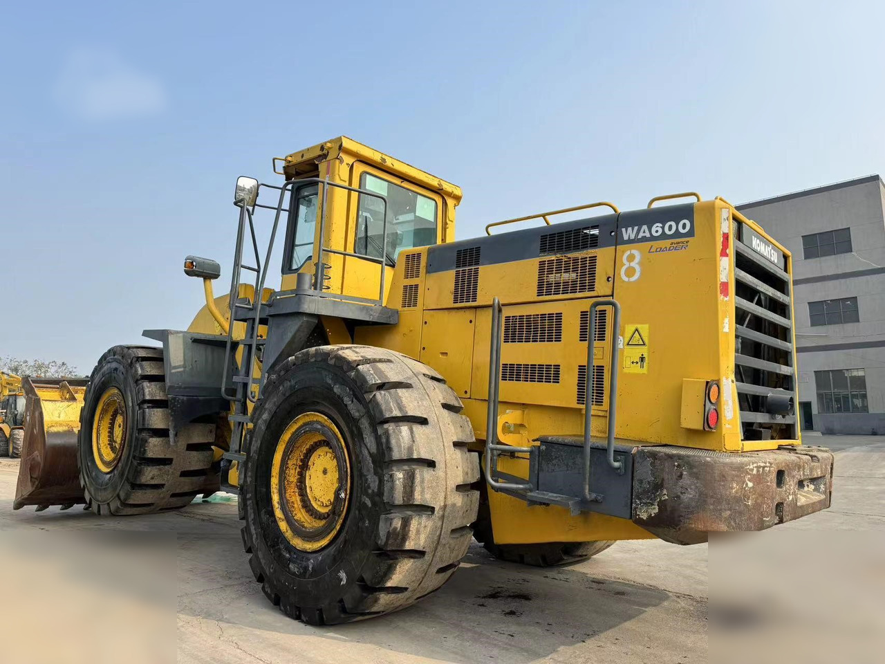 Wheel loader KOMATSU WA600-3