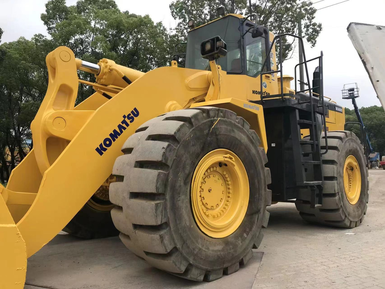 Wheel loader KOMATSU WA600-6