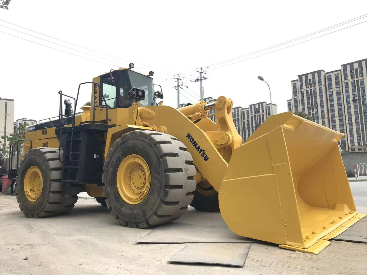 Wheel loader KOMATSU WA600-6