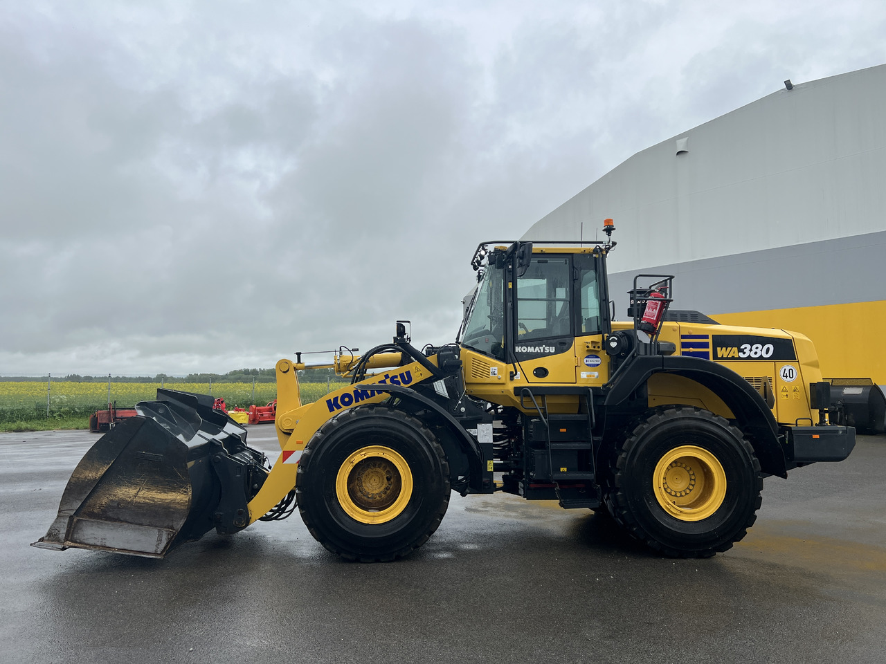 Wheel loader KOMATSU WA 380-8E0
