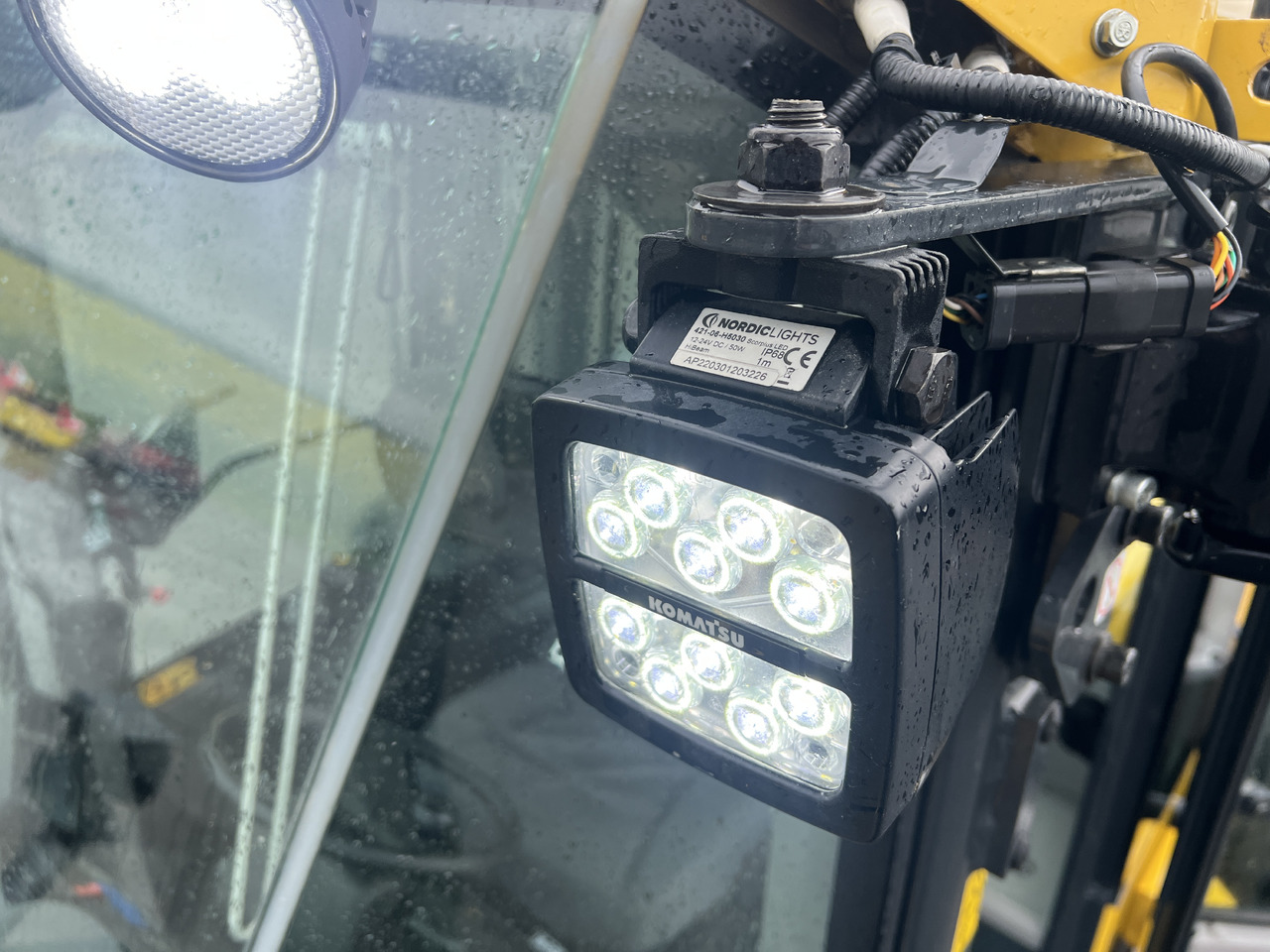 Wheel loader KOMATSU WA 380-8E0