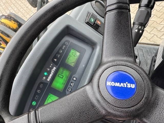 Wheel loader KOMATSU WA 80M