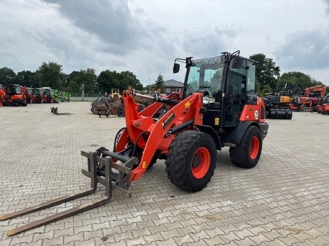 Wheel loader KUBOTA R090