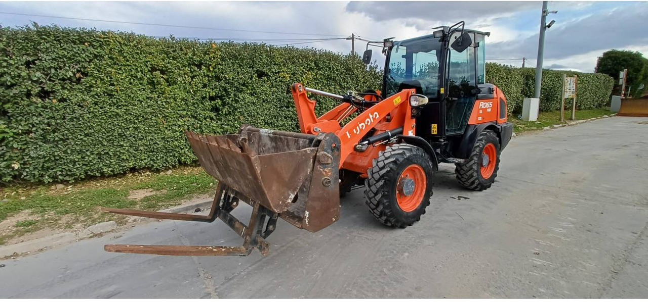 Wheel loader KUBOTA TRACTOR CORPORATION R065