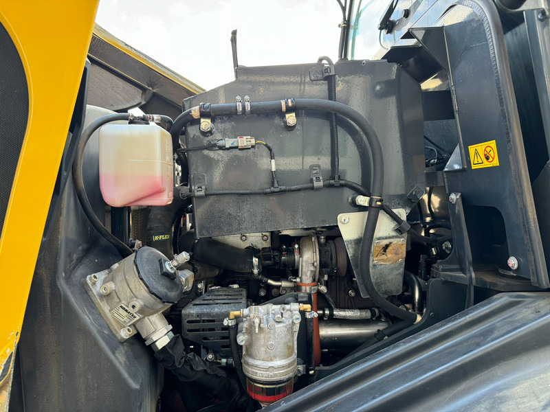 Wheel loader Komatsu WA100M-8EO - New Tires