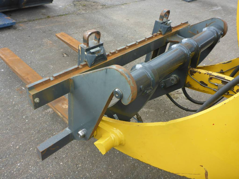 Wheel loader Komatsu WA100-8E0