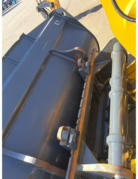 Wheel loader Komatsu WA100-8E0