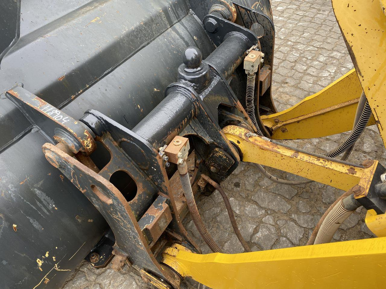 Wheel loader Komatsu WA200-7