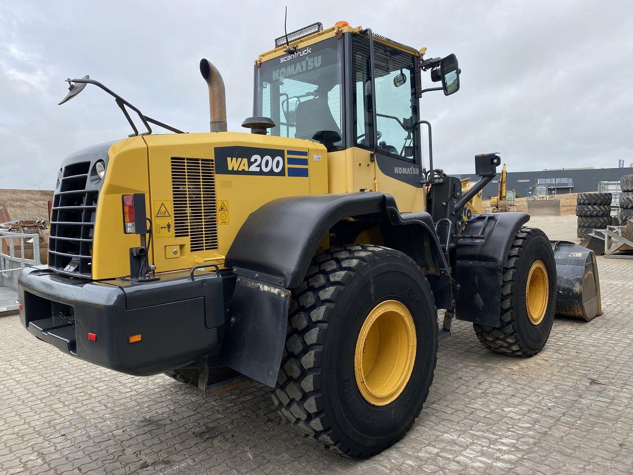 Wheel loader Komatsu WA200-7