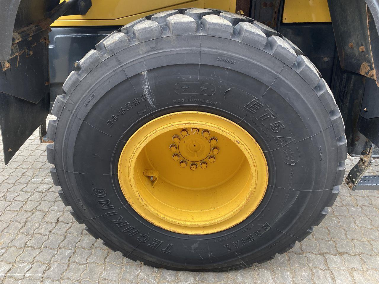 Wheel loader Komatsu WA200-7