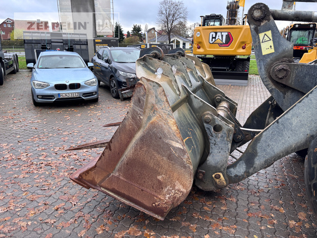 Wheel loader Komatsu WA250