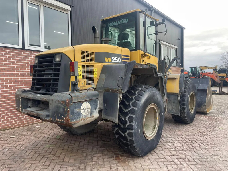 Wheel loader Komatsu WA250-5