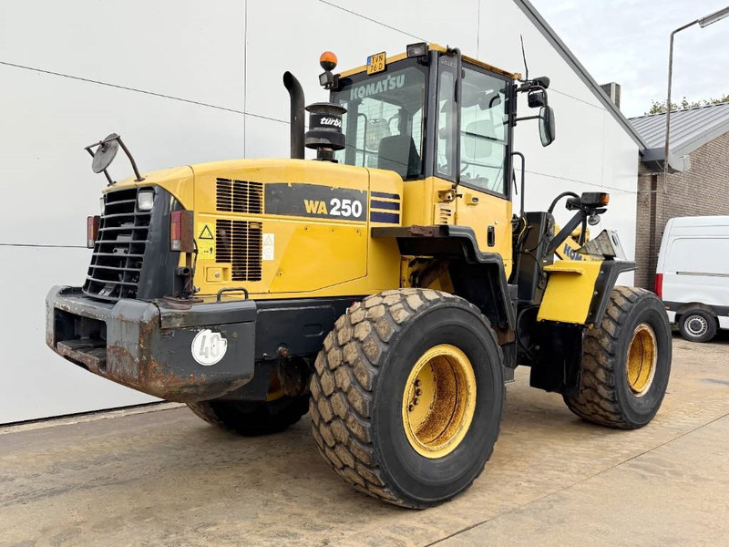 Wheel loader Komatsu WA250-5 - Dutch Machine / 3rd Function