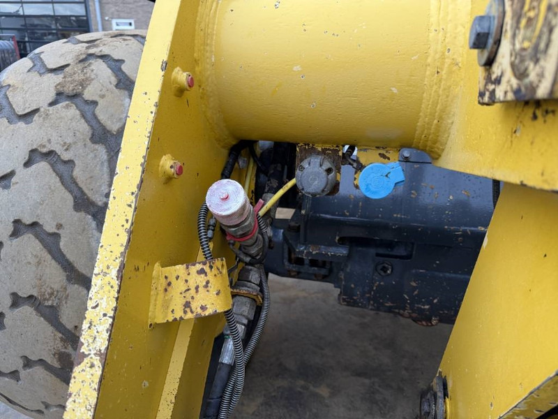 Wheel loader Komatsu WA250-5 - Dutch Machine / 3rd Function