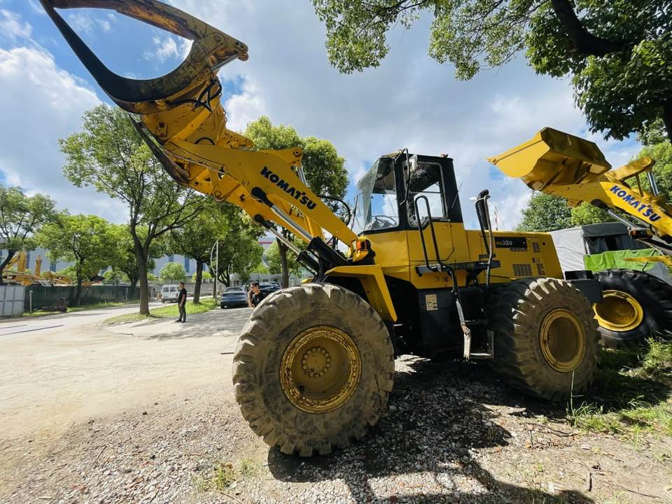 Wheel loader Komatsu WA320