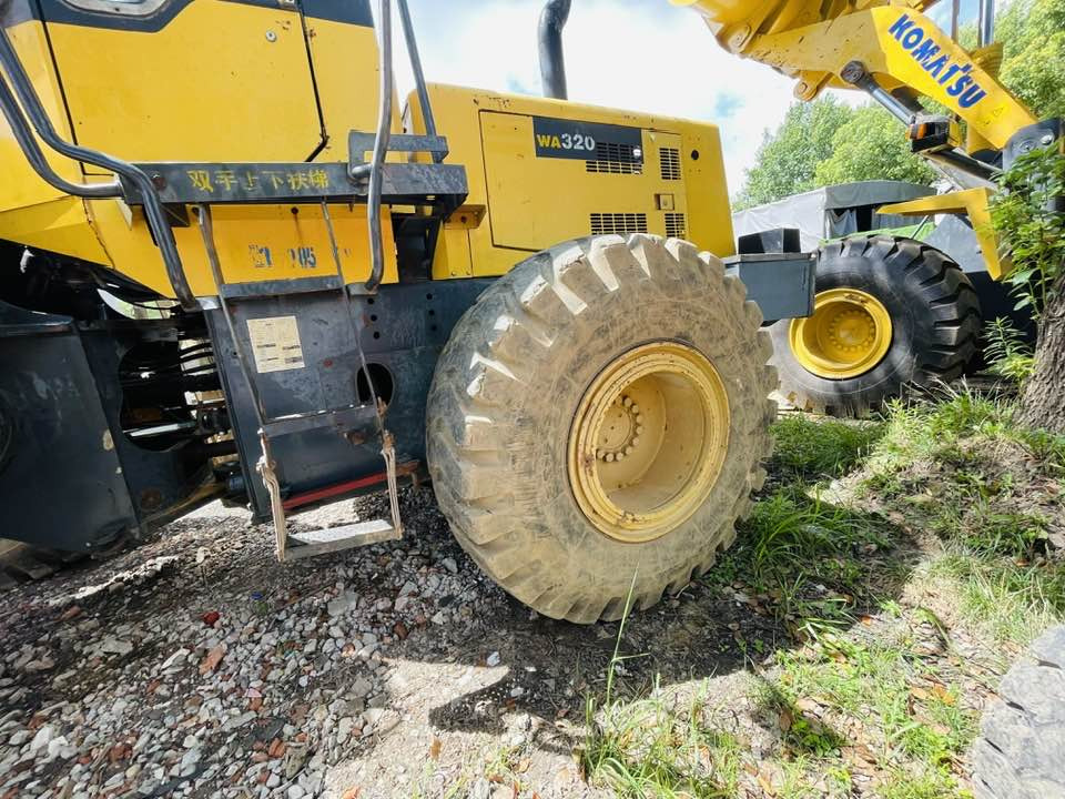 Wheel loader Komatsu WA320
