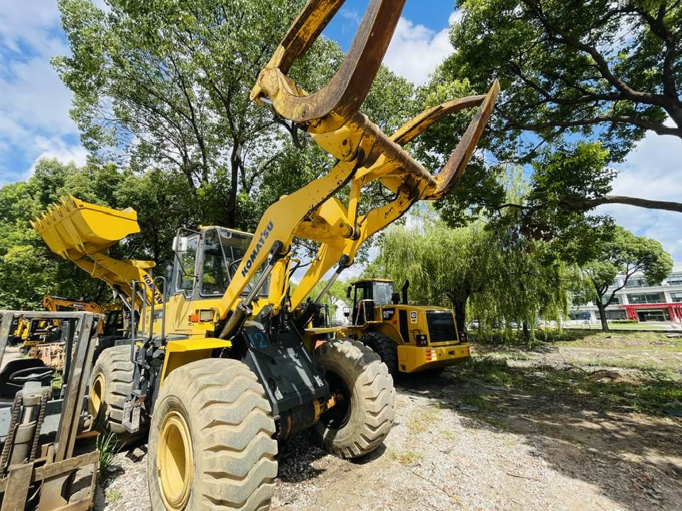 Wheel loader Komatsu WA320-8