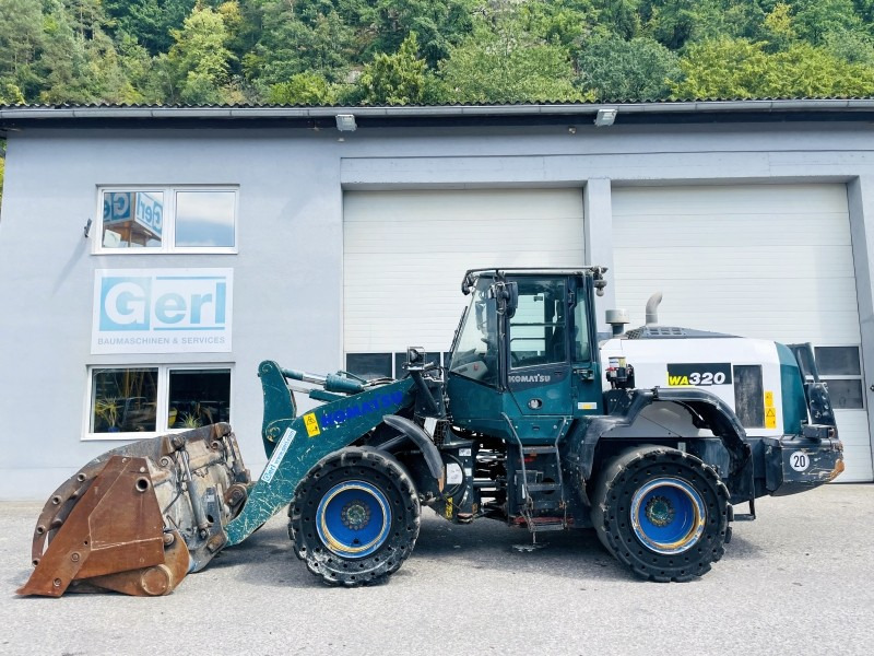 Wheel loader Komatsu WA320-8 (3661)