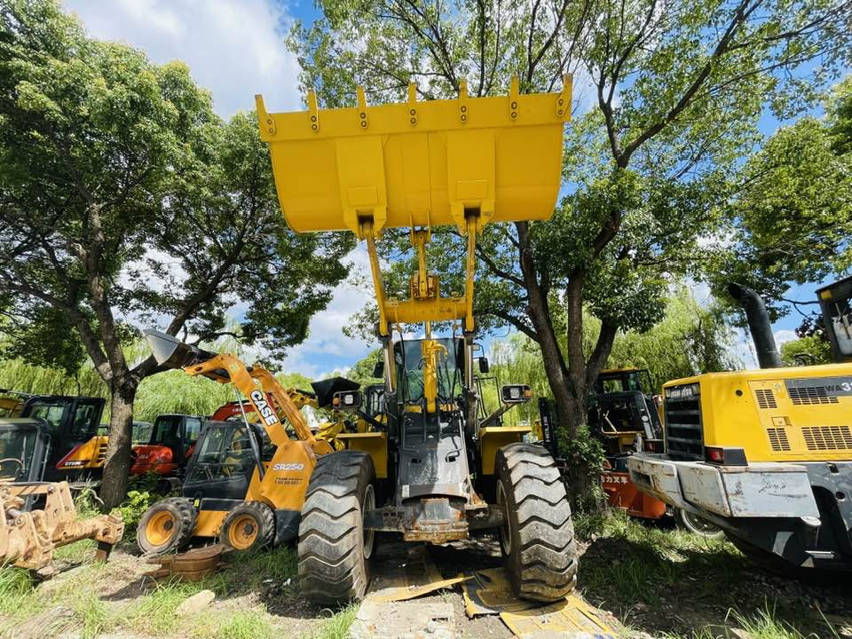 Wheel loader Komatsu WA380-8