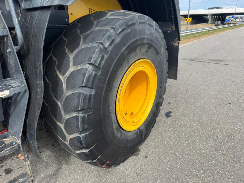 Wheel loader Komatsu WA470-8