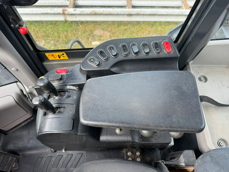 Wheel loader Komatsu WA470-8